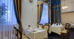 Зал Гобеленовый  — подробнее о зале