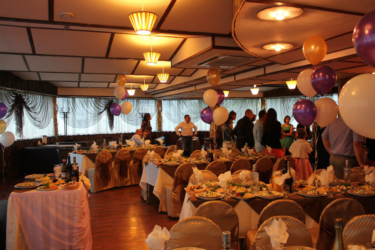 Основной зал — Кафе Велком 