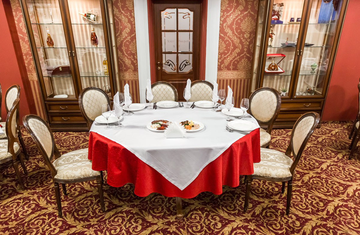 Основной зал