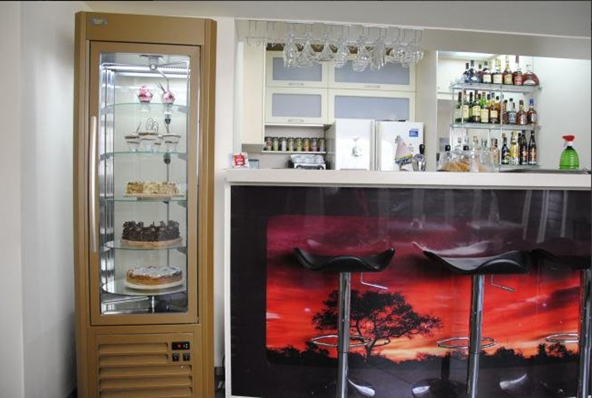 Основной зал — Зебра