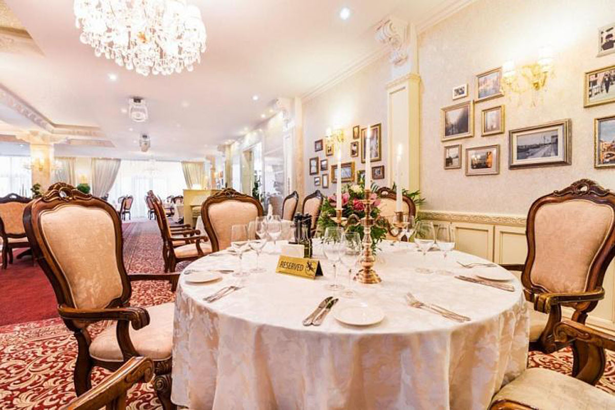 Основной зал