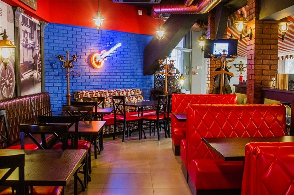 Основной зал — Бродвей стрит