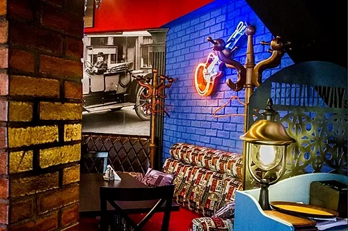 Основной зал — Бродвей стрит