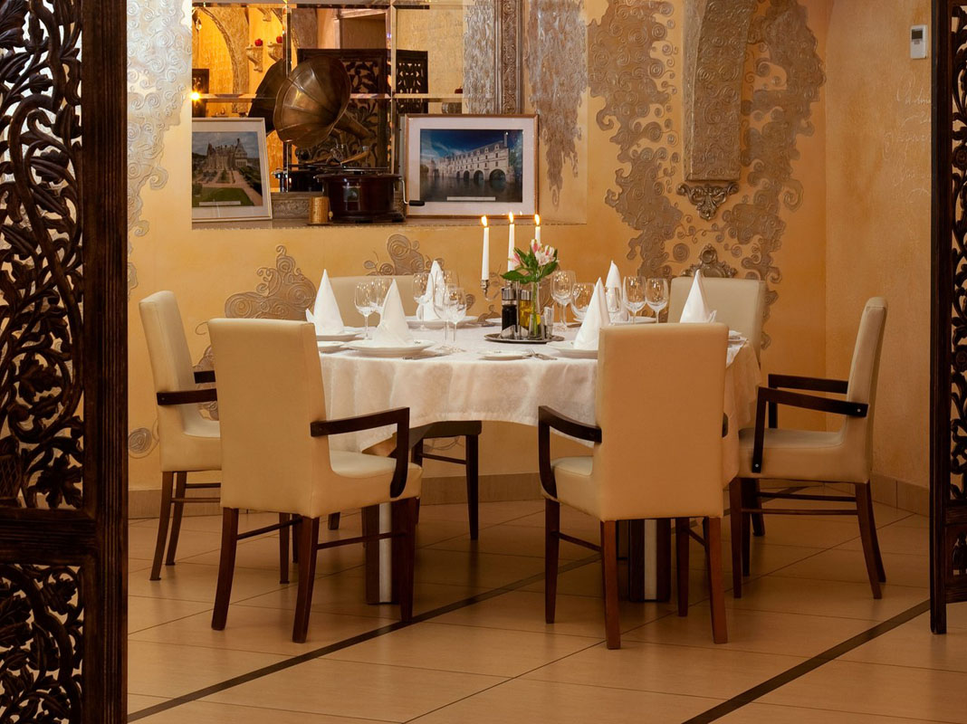 Основной зал — La Rose D`OR