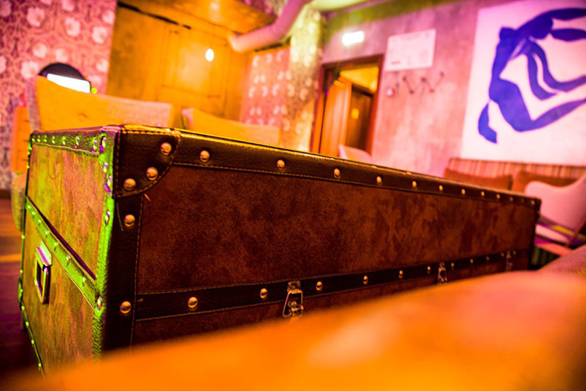 Основной зал — Бар Потерянное общество