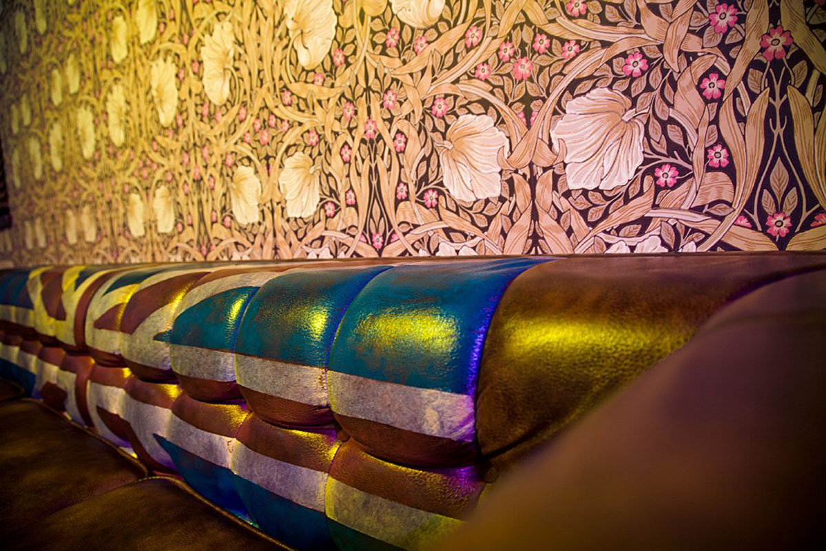 Основной зал — Бар Потерянное общество