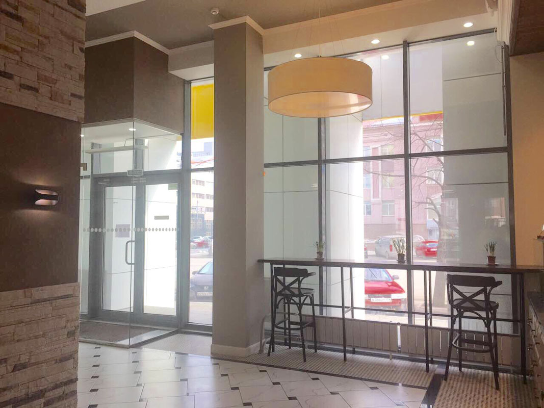 Основной зал — Поль Бейкери на улице Карла Маркса