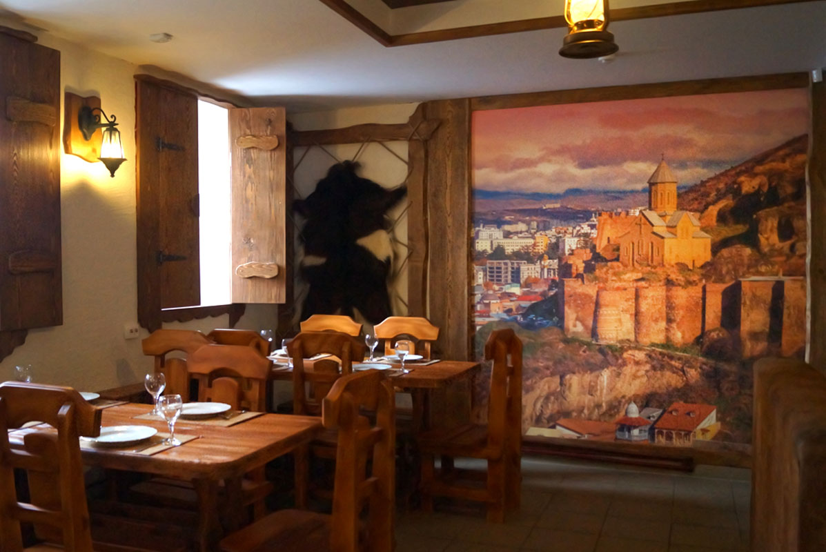 Основной зал — Кафе Маленькая Грузия