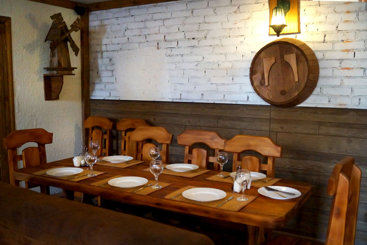 Основной зал — Кафе Маленькая Грузия