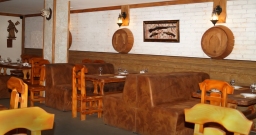 Основной зал — интерьер зала