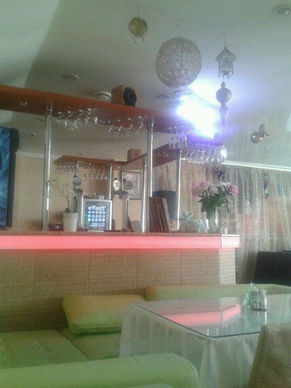 Основной зал — Кафе People