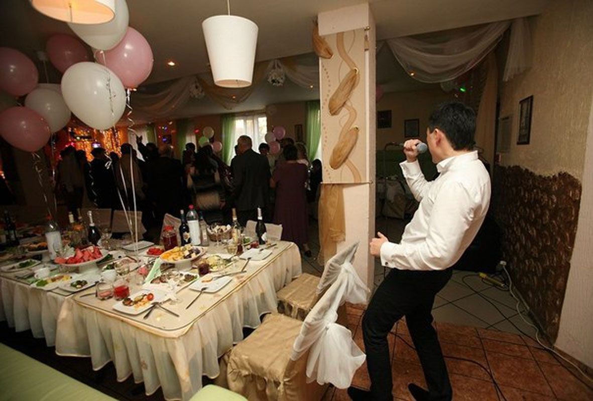 Основной зал — Кафе People