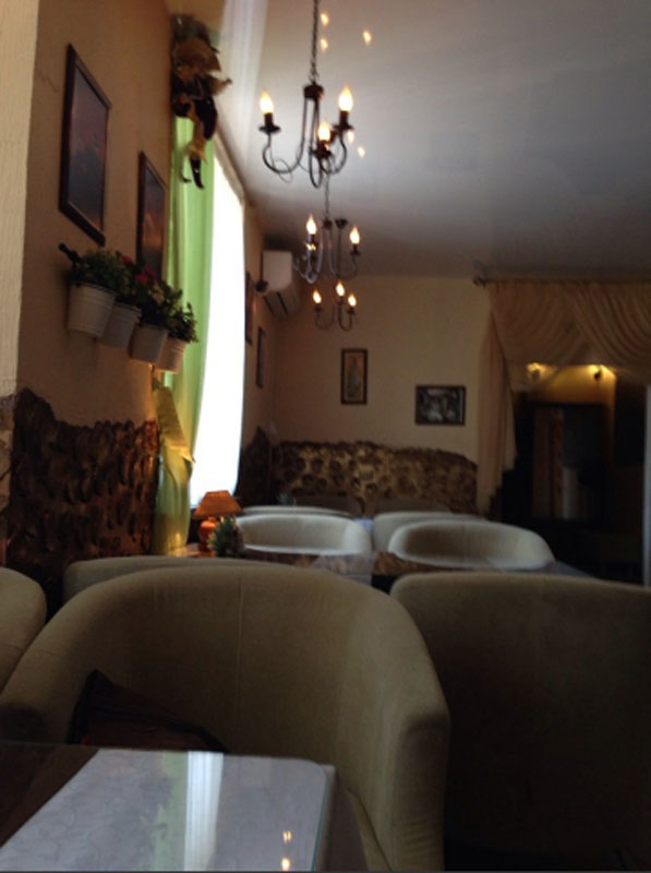 Основной зал — Кафе People