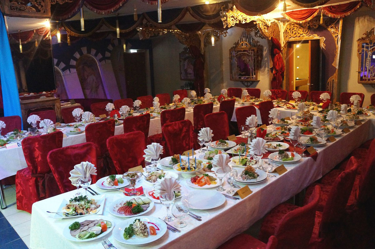 Основной зал — Ресторан-кабаре Мистер Икс