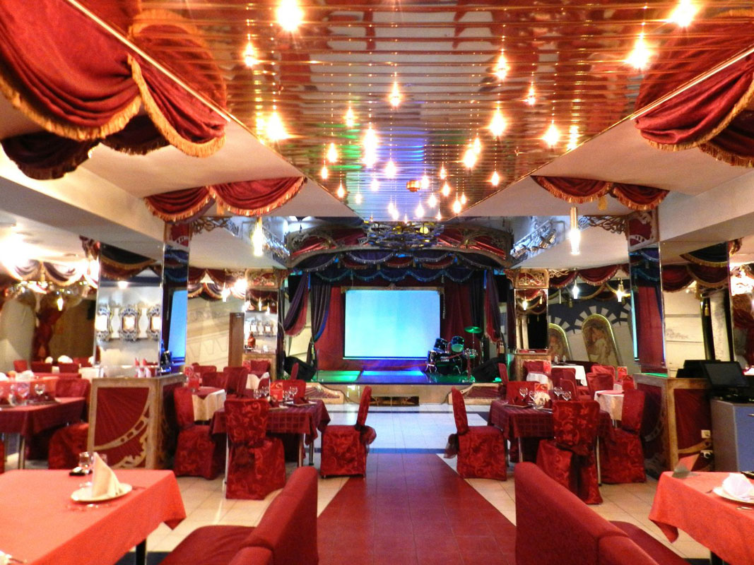 Основной зал — Ресторан-кабаре Мистер Икс