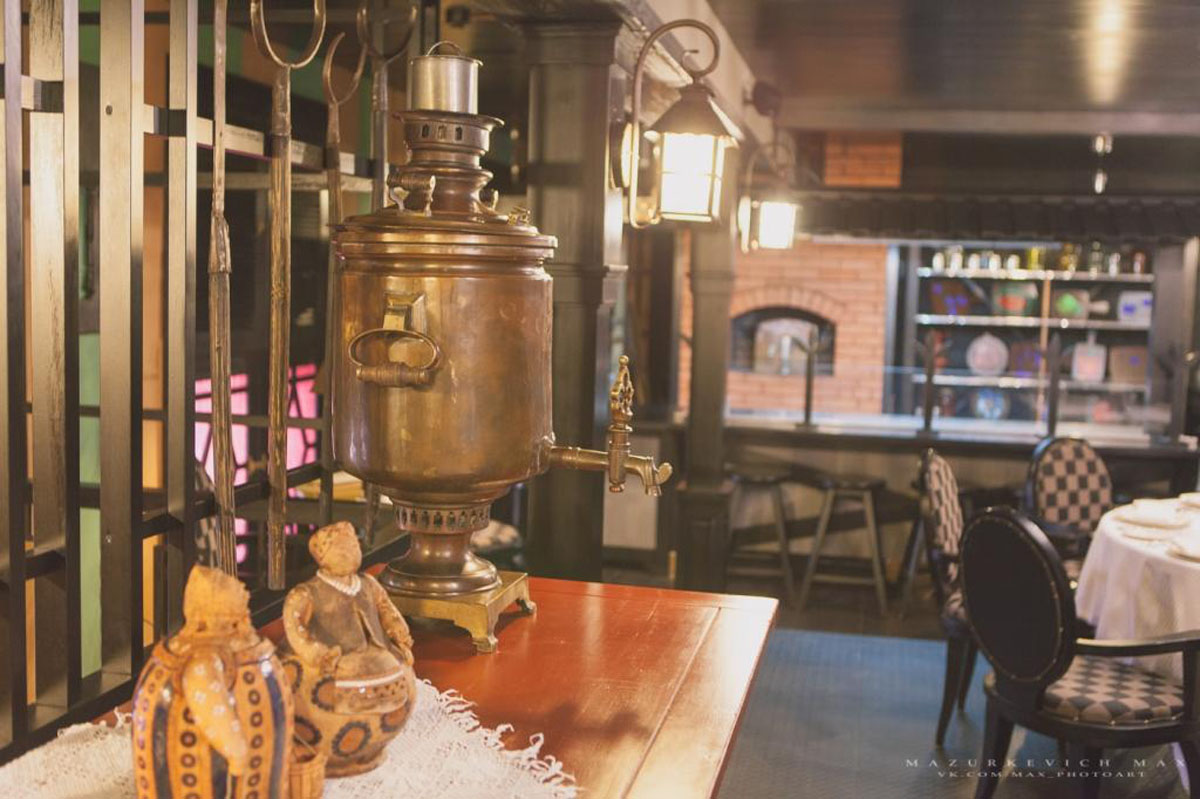 Основной зал — Купеческий двор