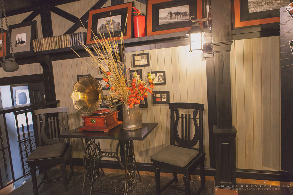 Основной зал — Купеческий двор