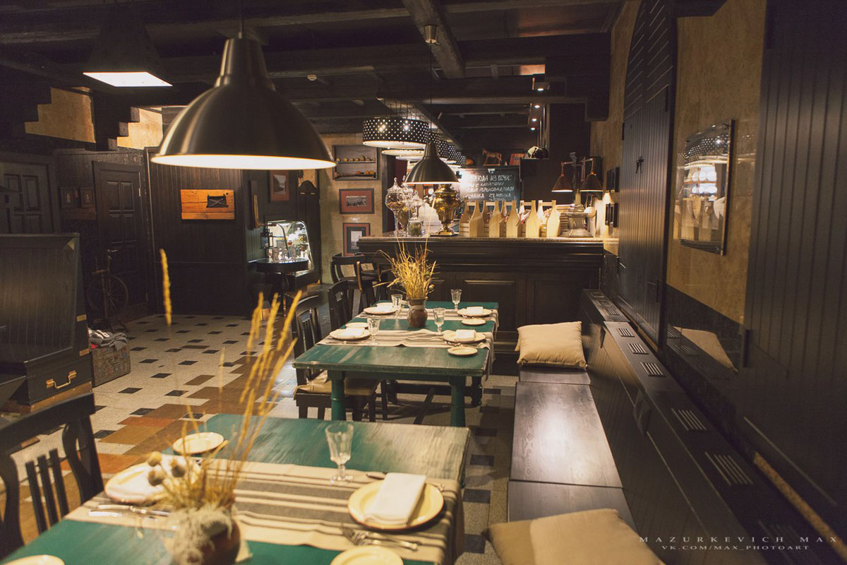 Основной зал — Купеческий двор