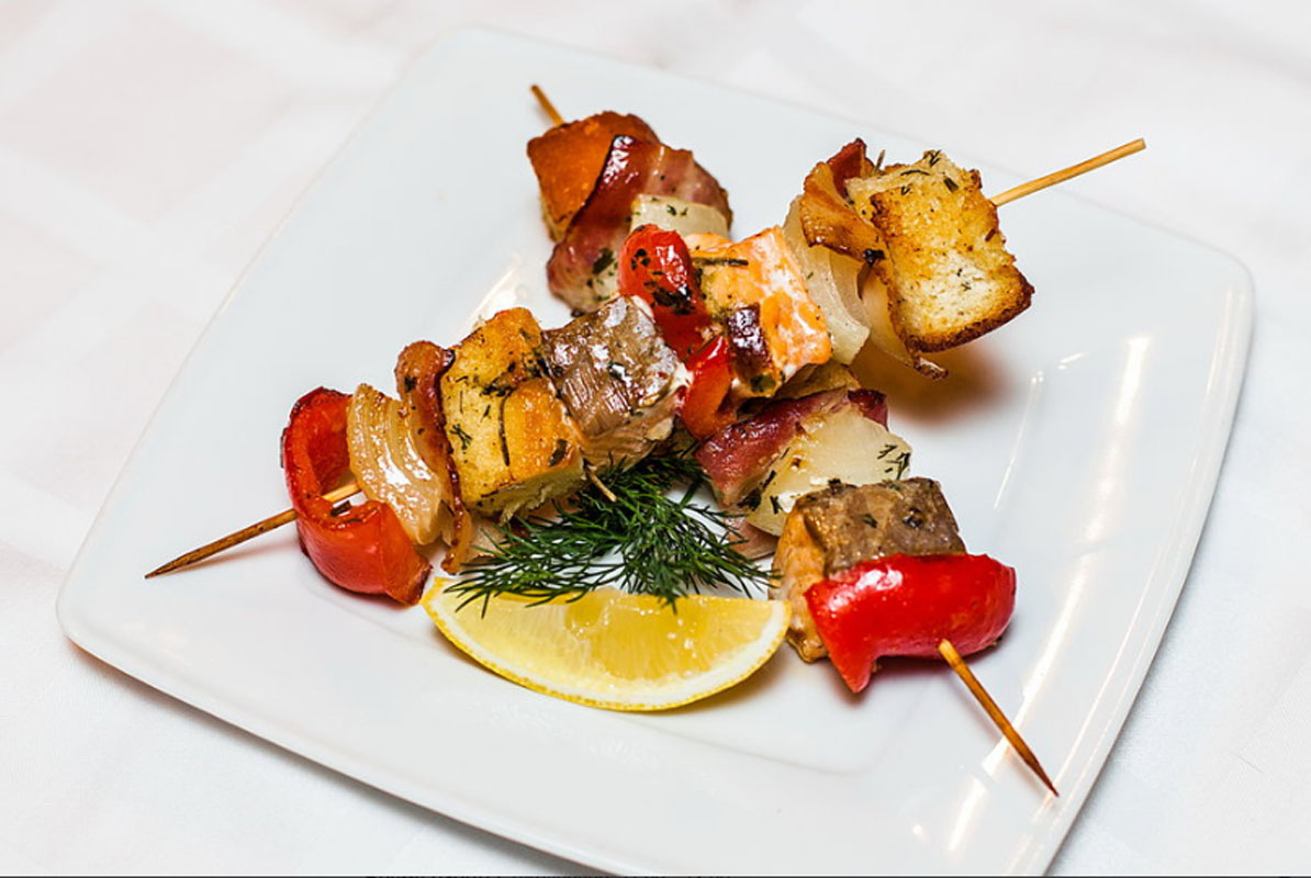 Основной зал — Гриль-бар Мирный