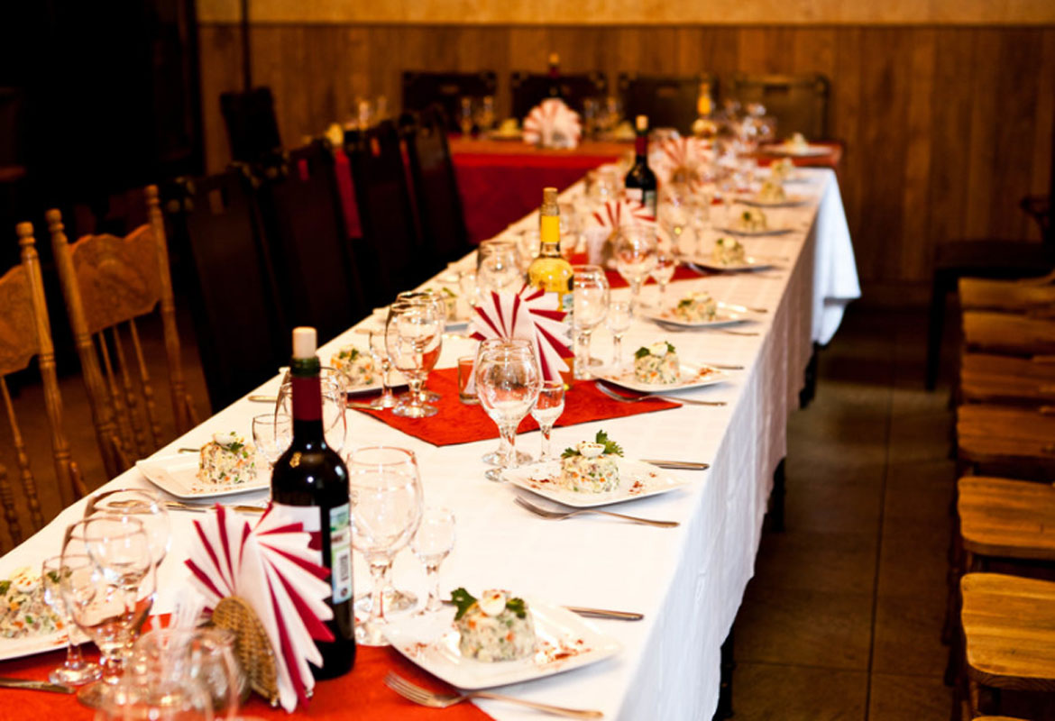 Основной зал — Гриль-бар Мирный