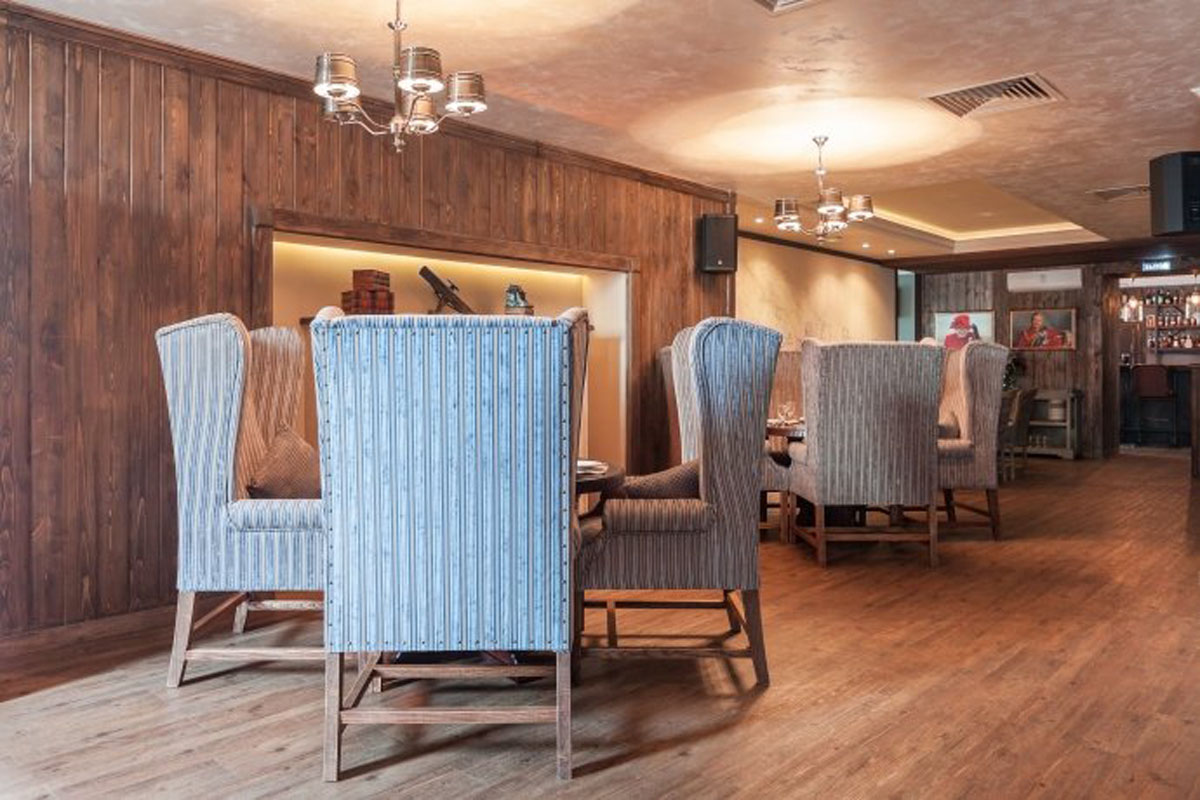 Основной зал