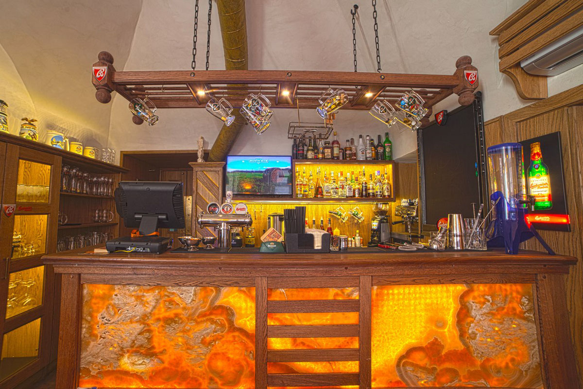 Основной зал — Будвайз бар