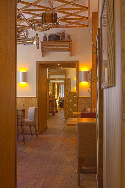 Основной зал — Будвайз бар