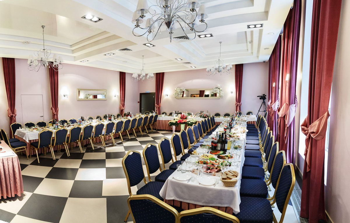 Основной зал — Банкетный зал Фамилия