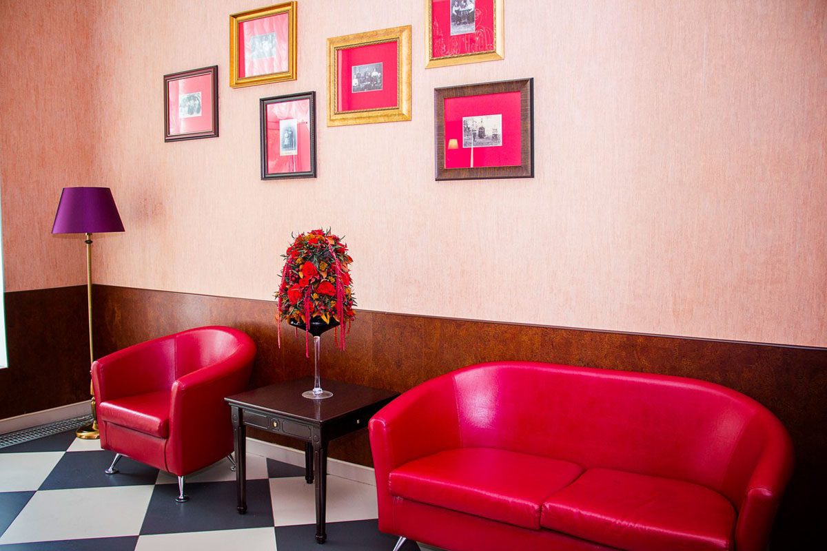 Основной зал — Банкетный зал Фамилия