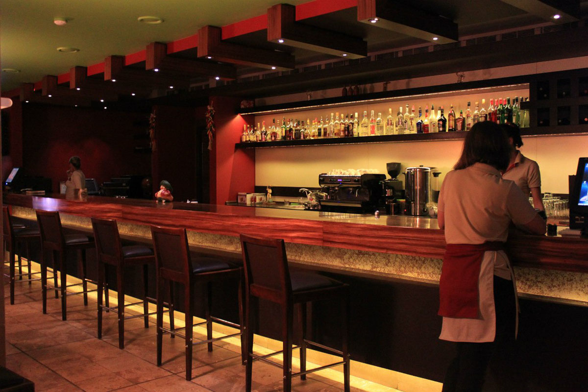 Основной зал — Кафе Кактус