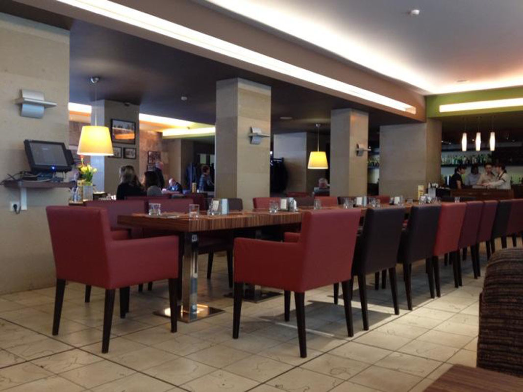 Основной зал — Кафе Кактус