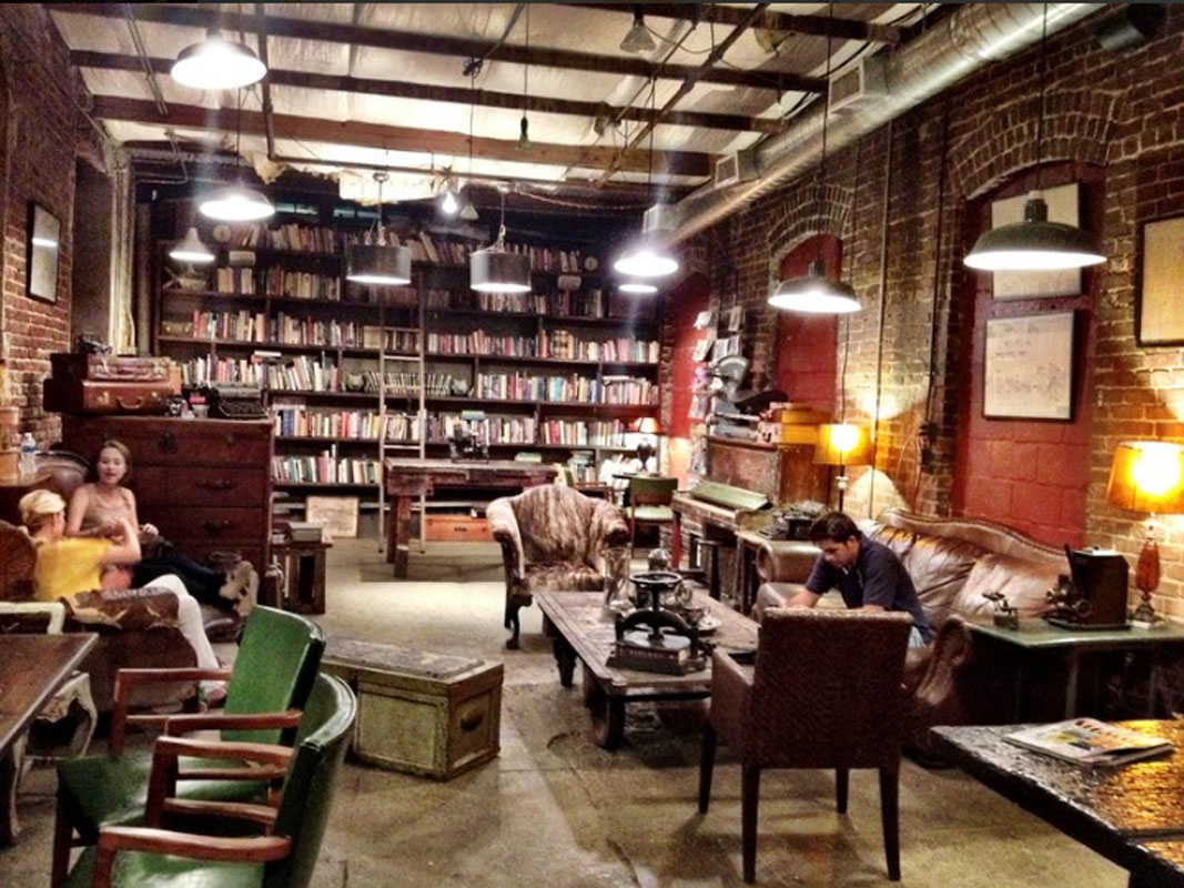 Основной зал — Буна Буна