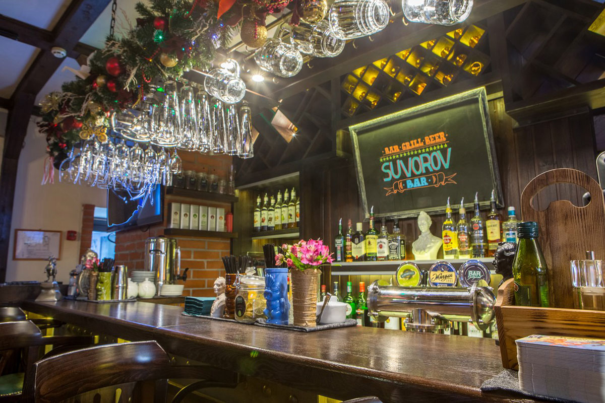 Основной зал — Бар Суворовъ