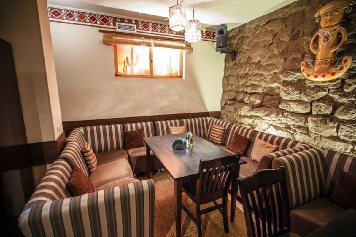 Основной зал — Кофейня Монкафе в Свободном переулке