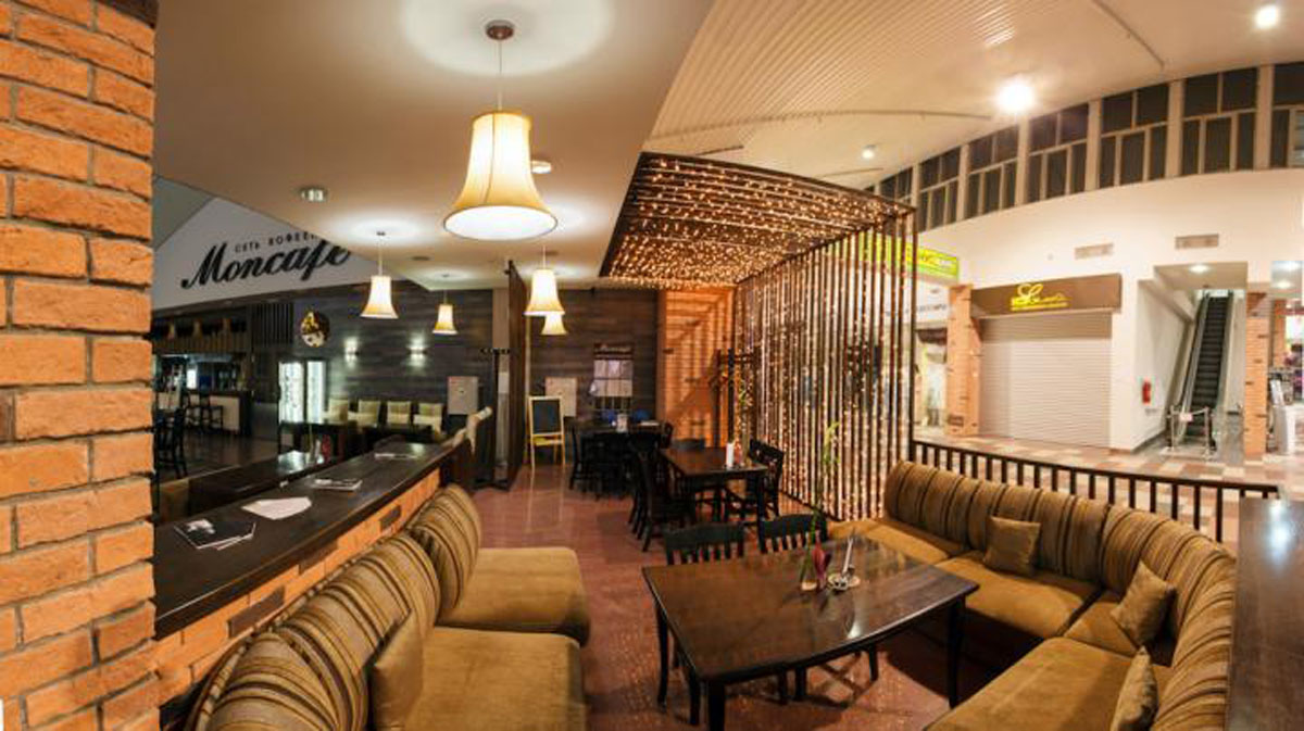 Основной зал — Кофейня Монкафе в ТРЦ Рубин