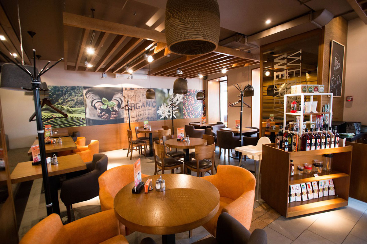 Основной зал — Кофейня Трэвелерс Кофи на Новоторжской улице