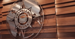 Основной зал — интерьер зала