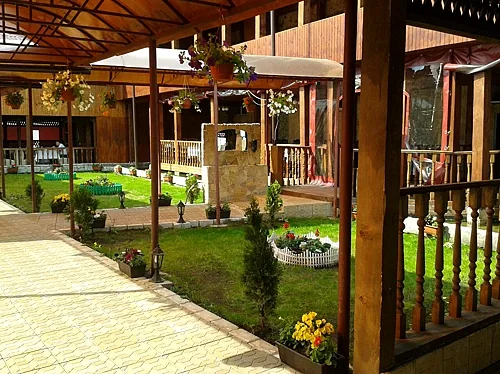 Летний дворик — Кристалл палас, Тверь