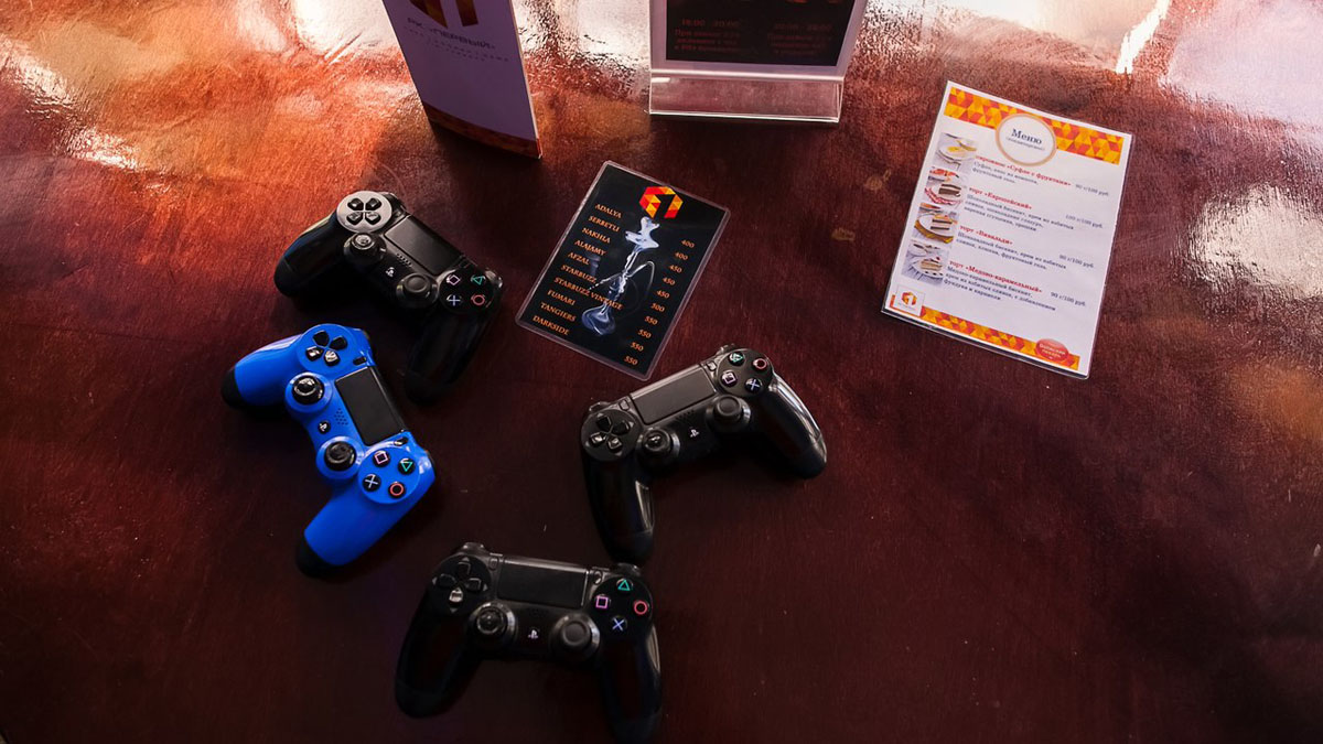 Основной зал — Развлекательный клуб кафе Первый 