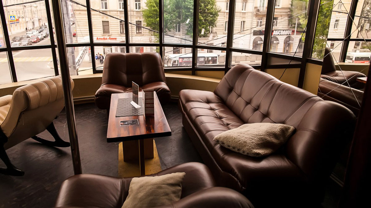 Основной зал — Развлекательный клуб кафе Первый 