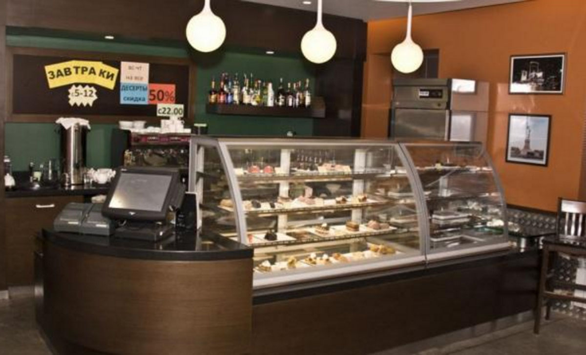 Основной зал — Ла Пиацца и Спорт