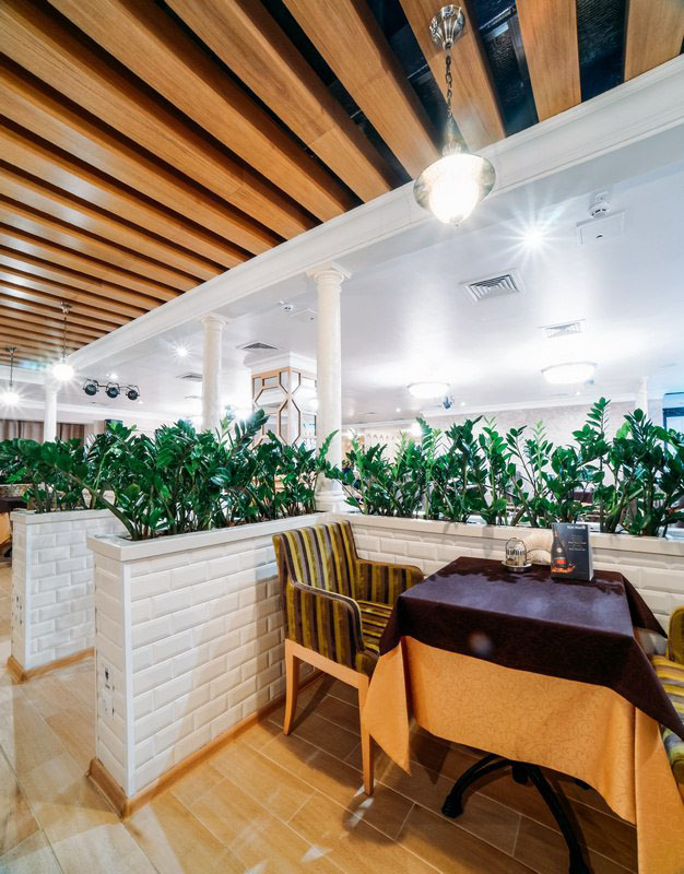 Основной зал — Ресторан Баклажан