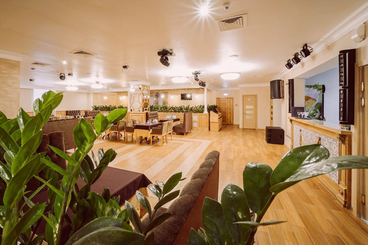 Основной зал — Ресторан Баклажан