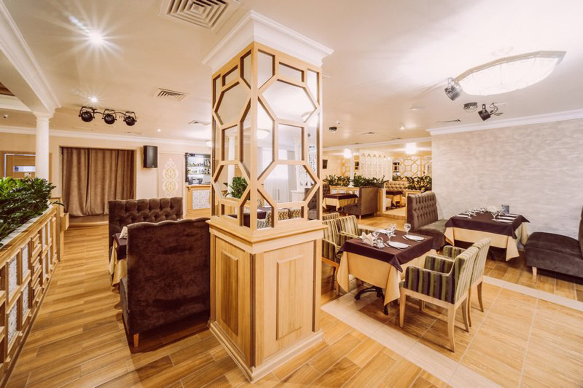 Основной зал — Ресторан Баклажан