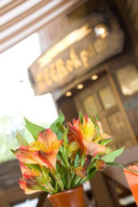 Основной зал — Пивной паб Beerократ на улице Трёхсвятская