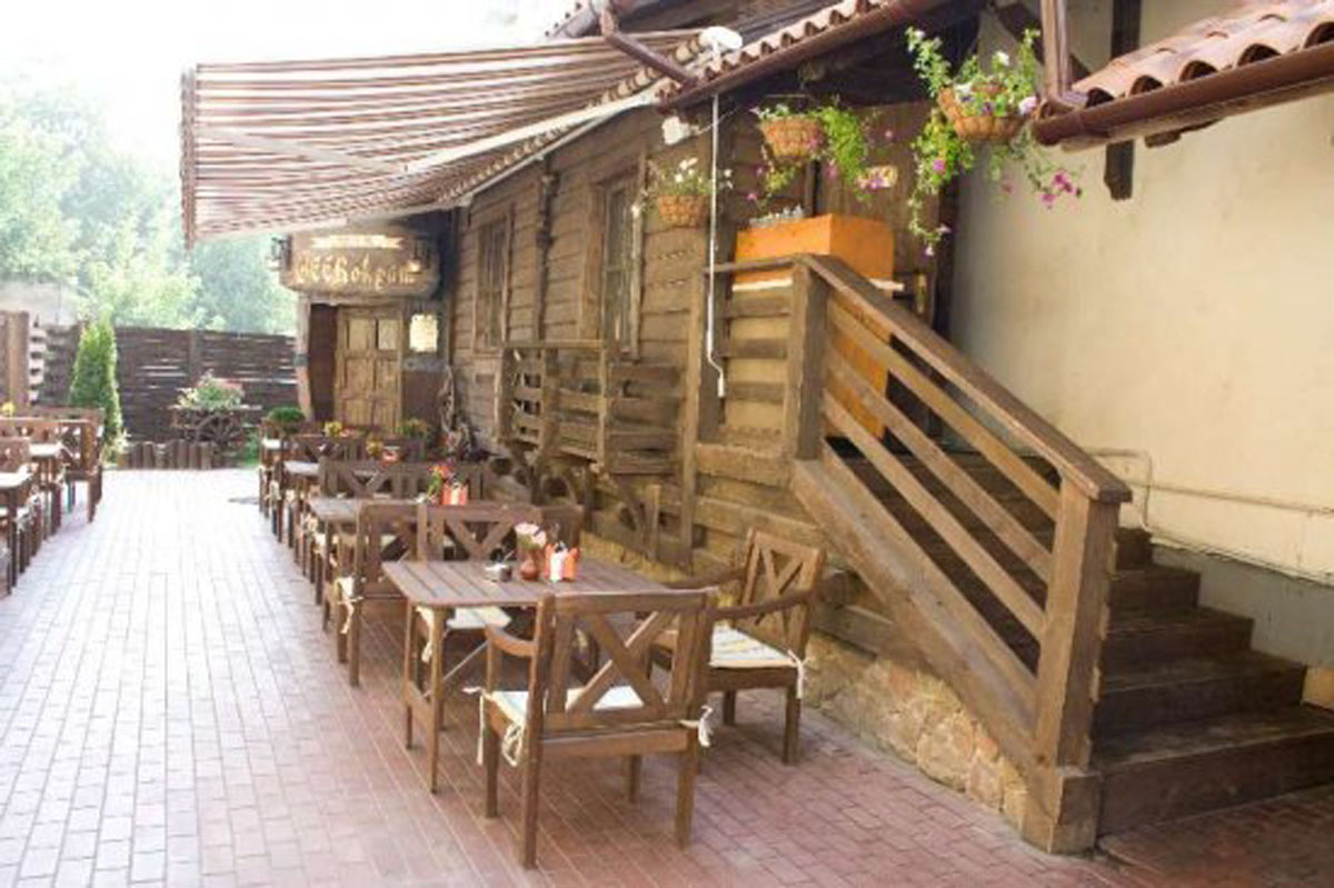 Основной зал — Пивной паб Beerократ на улице Трёхсвятская