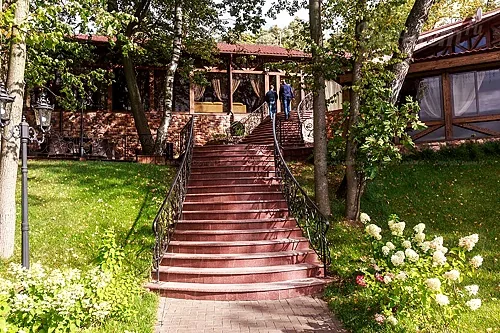 Прилегающая территория — Загородный клуб ЗаВидное, Москва