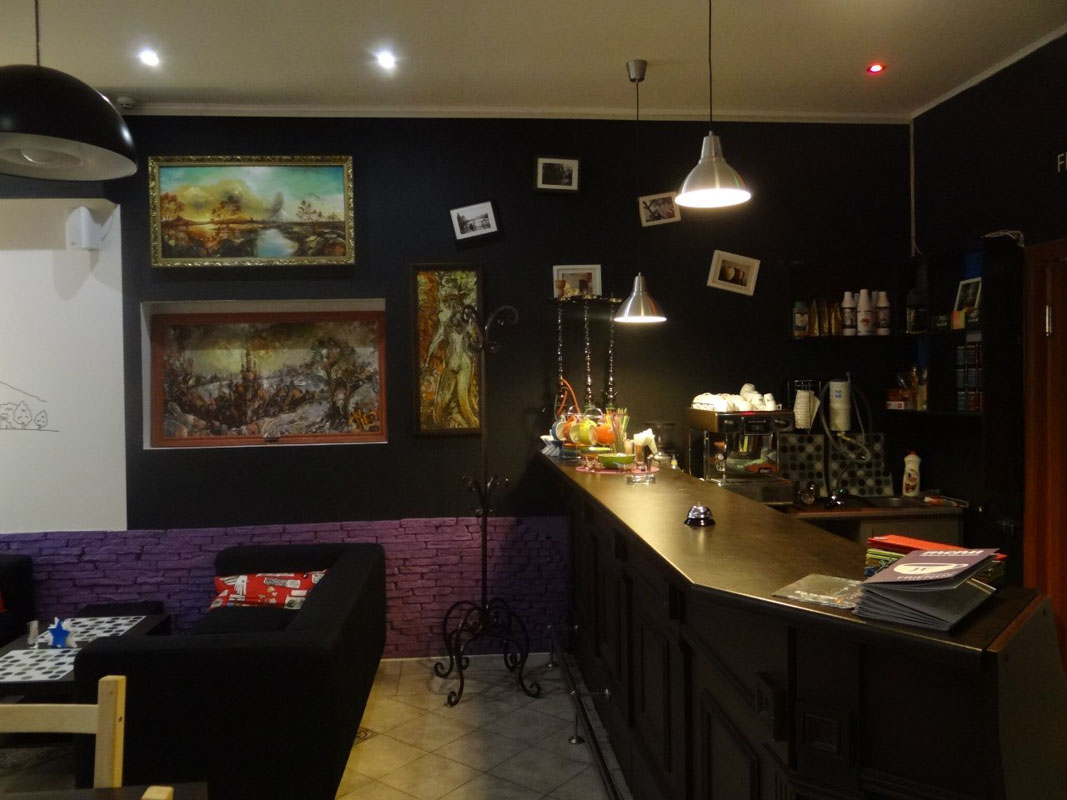 Основной зал — Друзья Джонни