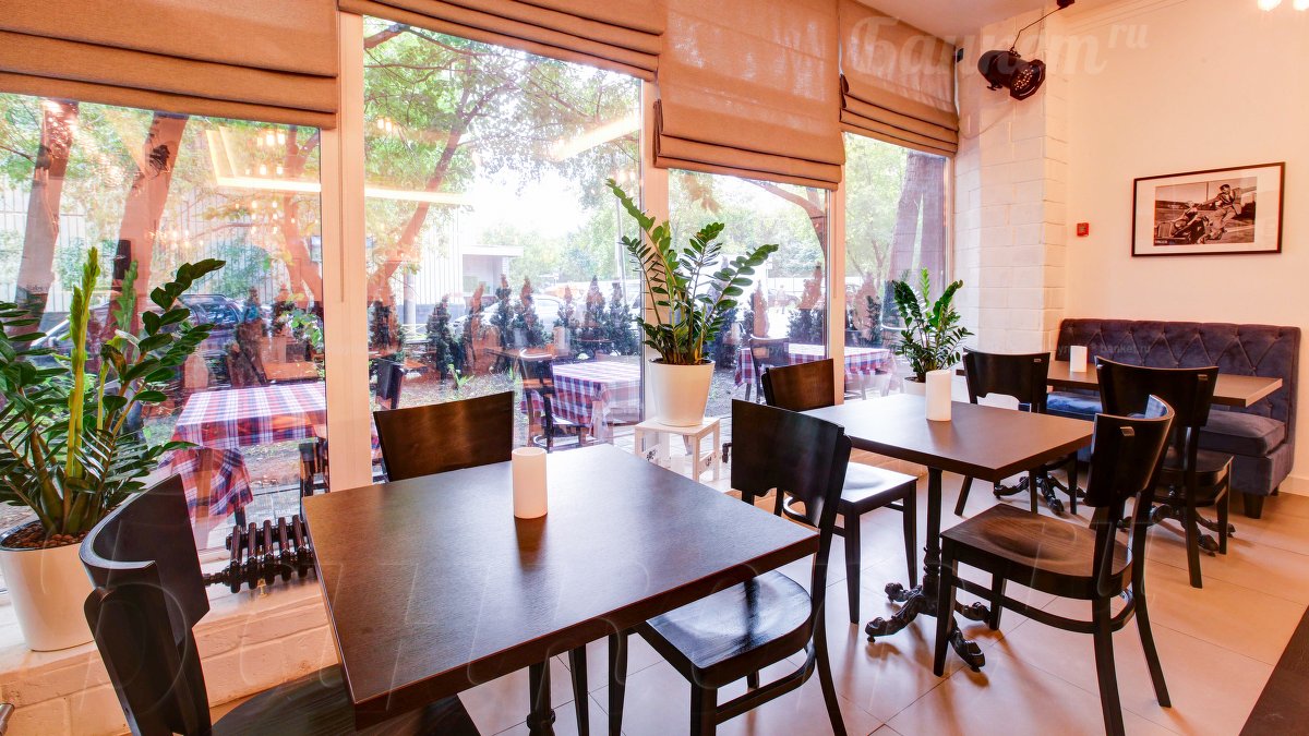 Основной зал — Ля кафе / Ля Кафе  Гриль и Пицца / Le Cafe Grill & Pizza