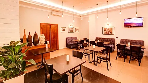 Основной зал — Ля кафе / Ля Кафе  Гриль и Пицца / Le Cafe Grill & Pizza